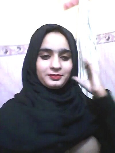 Very-beautiful-paki-girl-pakistani-hd-xxx-showing-nice-boobs-mms.jpg