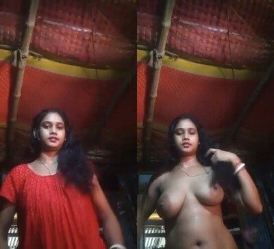 Village-hot-girl-xxx-desi-com-showing-big-tits-nude-mms-HD.jpg