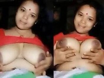 Very-beautiful-hot-boudi-savita-bhabhi-xx-show-big-tits-nude-mms.jpg