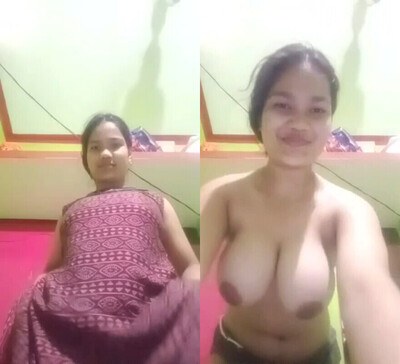 Desi-beautiful-sexy-girl-deshi-porn-video-showing-big-tits-bf-mms.jpg