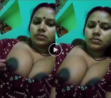 Village-beautiful-bhabhi-big-boobs-shows-bf-viral-mms.jpg