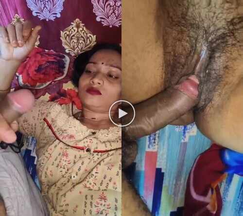 Young-horny-hot-indian-aunty-sexy-blowjob-fuck-dewar-HD.jpg