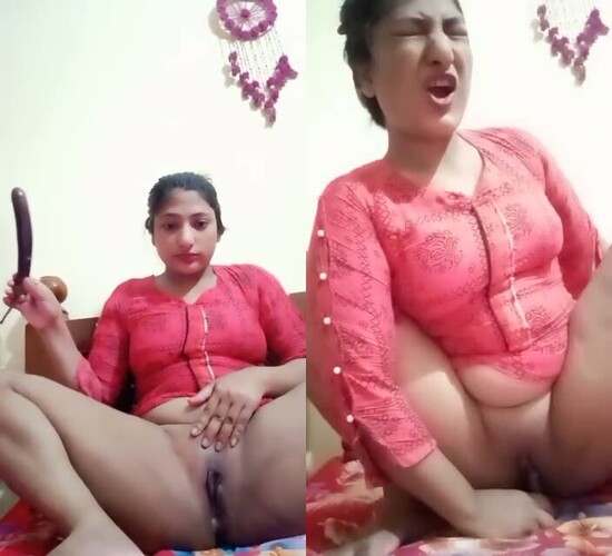 Beautiful-horny-girl-indian-bf-video-call-Masturbating-using-brinjal.jpg