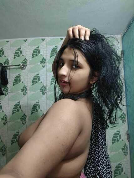 Bangladeshi-muslim-hottest-figured-babe-desi-masala-net-nude.jpg